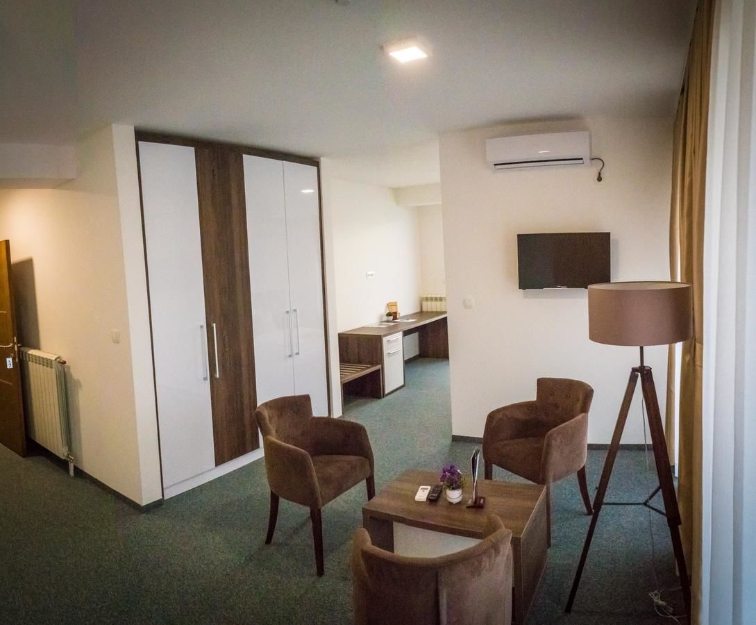 Отель Hotel Sokoline Даниловград-5