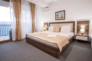 Отель Hotel Sokoline Даниловград Двухместный номер с 1 кроватью и террасой-2