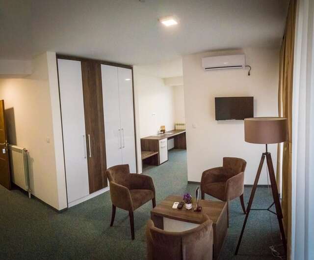 Отель Hotel Sokoline Даниловград-4